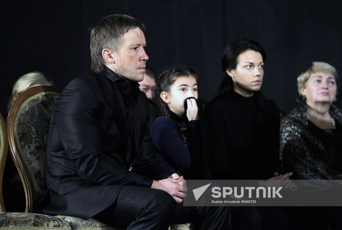 Paying last respects to actor Lev Borisov
