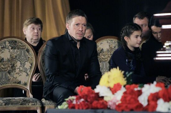 Paying last respects to actor Lev Borisov