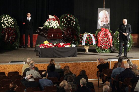 Paying last respects to actor Lev Borisov