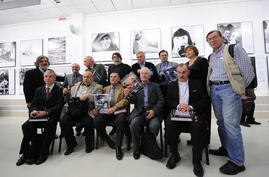 Exhibition of photos by World Press Photo 1955-2010 winners