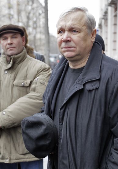 Paying last respects to actor Lev Borisov