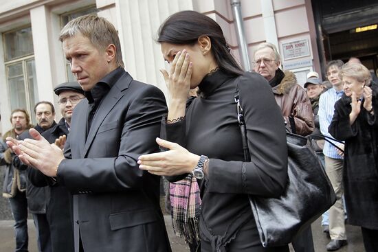 Paying last respects to actor Lev Borisov