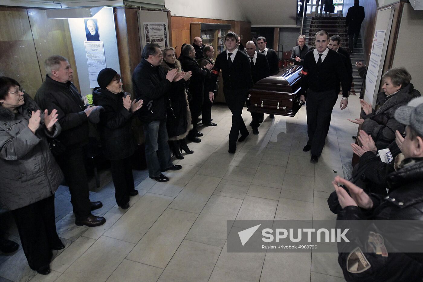 Paying last respects to actor Lev Borisov