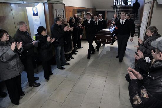 Paying last respects to actor Lev Borisov