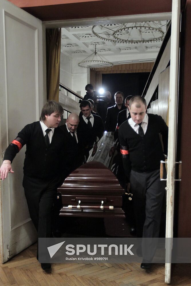 Paying last respects to actor Lev Borisov