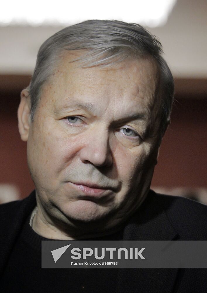 Paying last respects to actor Lev Borisov