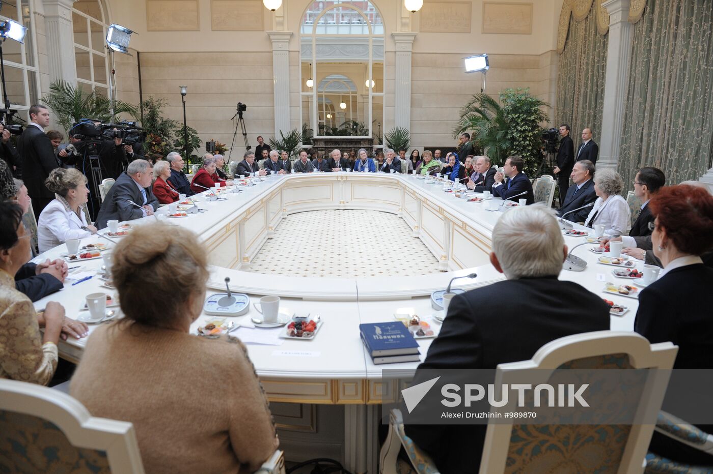 Dmitry Medvedev, Vladimir Putin meet with veterans