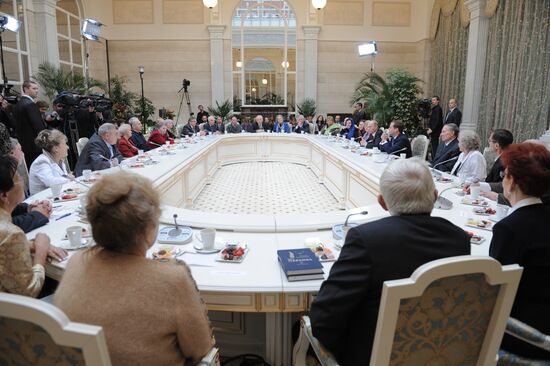 Dmitry Medvedev, Vladimir Putin meet with veterans