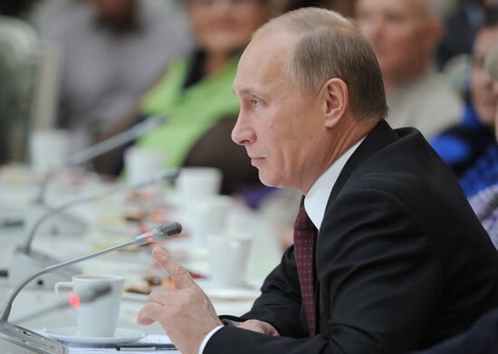 Dmitry Medvedev, Vladimir Putin meet with veterans