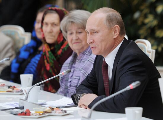 Dmitry Medvedev, Vladimir Putin meet with veterans
