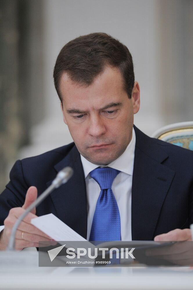 Dmitry Medvedev, Vladimir Putin meet with veterans