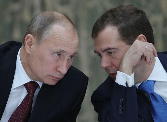 Dmitry Medvedev, Vladimir Putin meet with veterans
