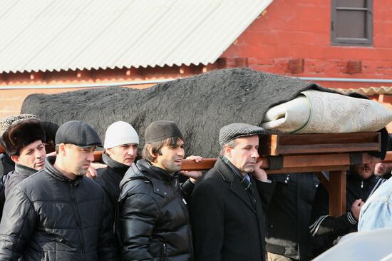 Funeral of Chechen poet Ruslan Akhtakhanov