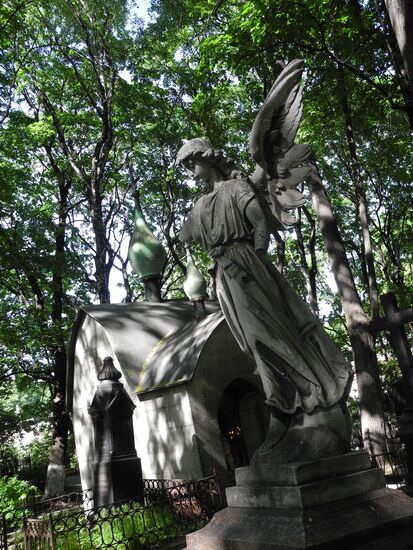 Grave sculpture at cemetery of Donskoy Monastery