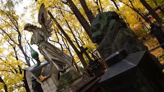 Tombstones at Donskoi Monastery's cemetery
