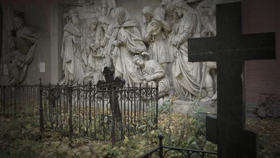 Cemetery at Donskoy Monastery