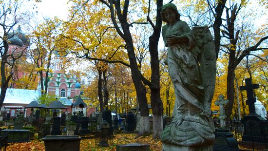 Grave sculpture at cemetery of Donskoy Monastery