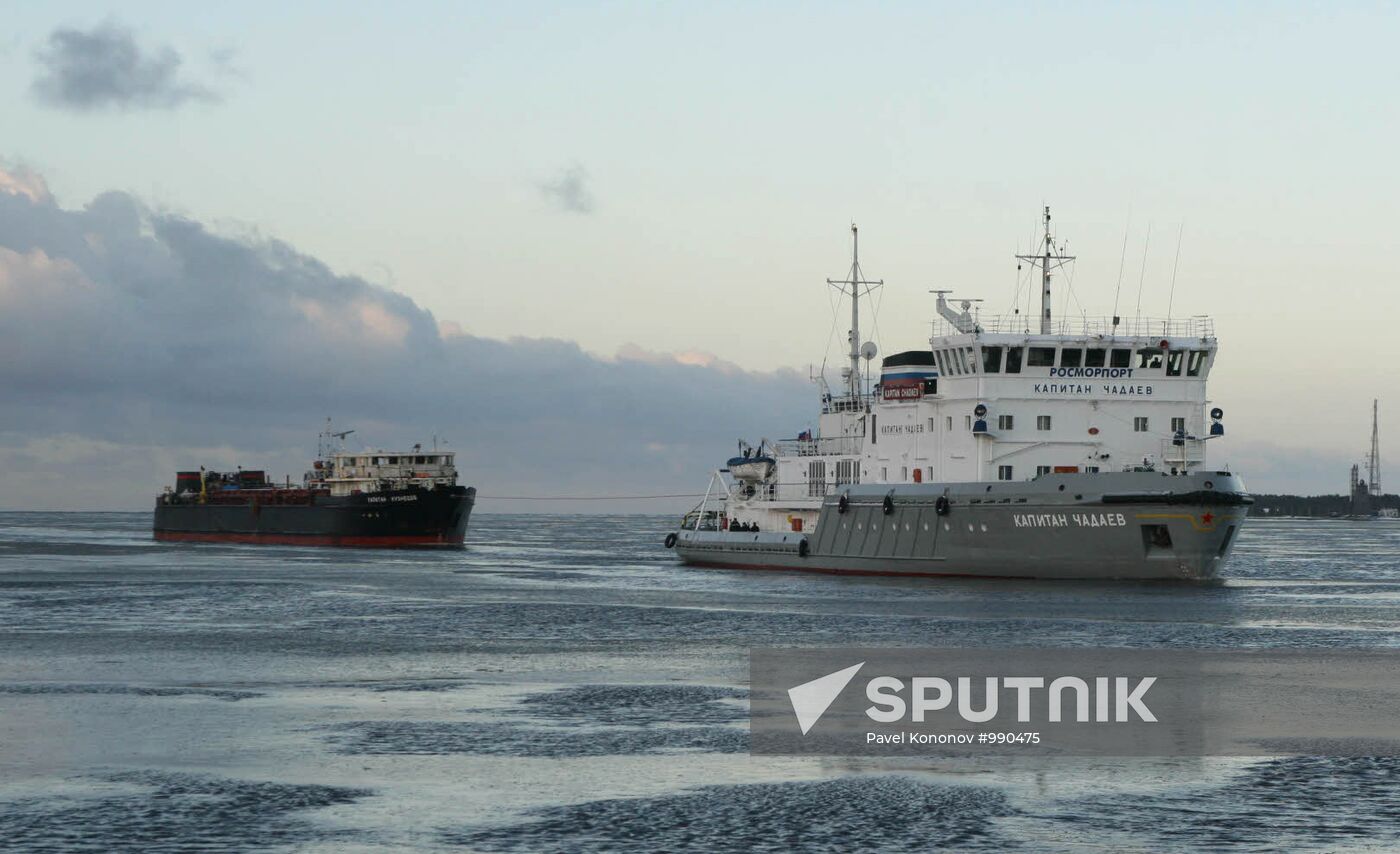 Cargo ship "Kapitan Kuznetsov" on the way to Arkhangelsk
