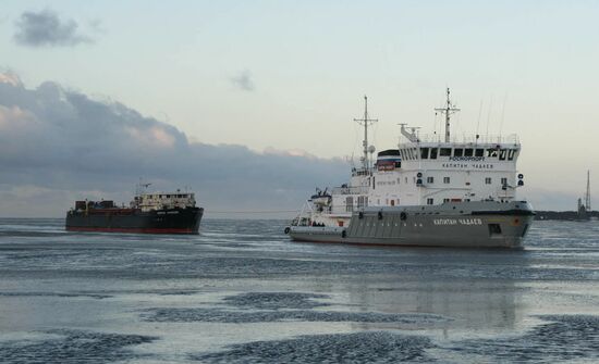 Cargo ship "Kapitan Kuznetsov" on the way to Arkhangelsk