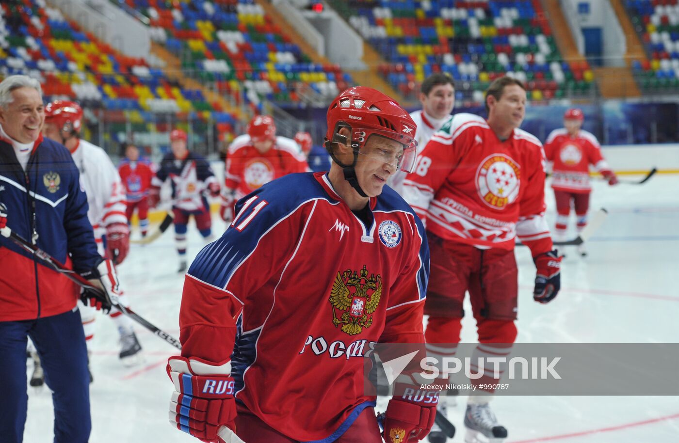 V. Putin joins training session of "Legends of USSR Hockey" club