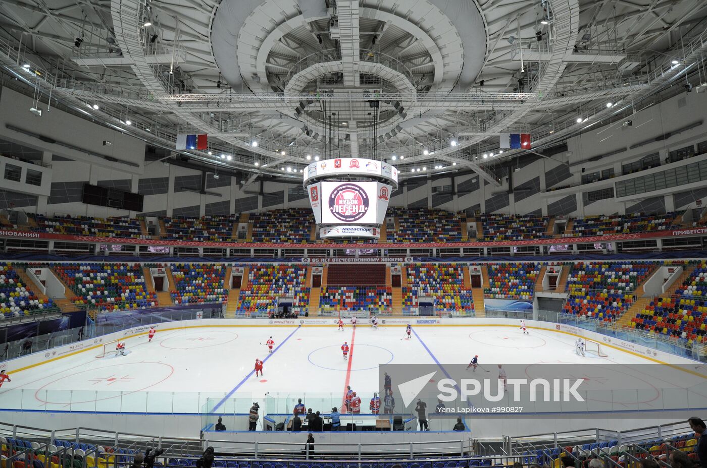 V. Putin joins training session of "Legends of USSR Hockey" club