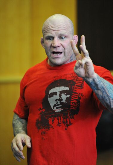 American martial arts fighter Jeff Monson master class in Moscow