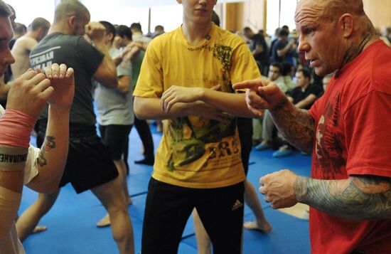 American MMA fighter J.Monson gives masterclass in Moscow