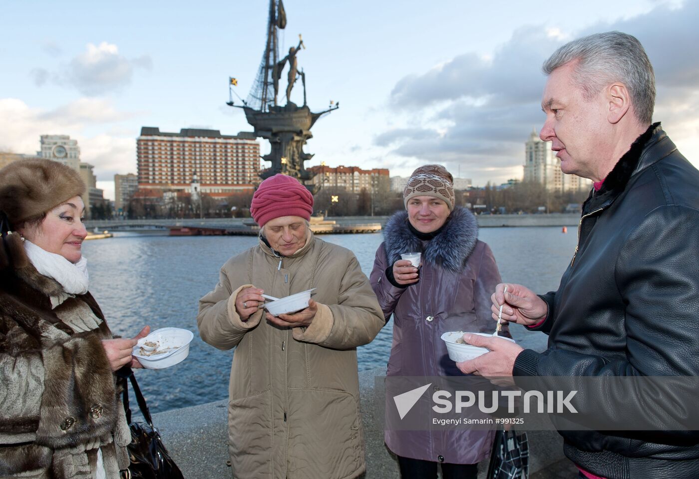 Moscow Mayor meets with believers at Christ the Savior Cathedral