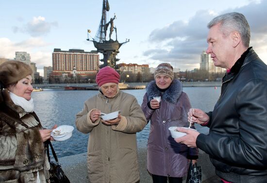 Moscow Mayor meets with believers at Christ the Savior Cathedral