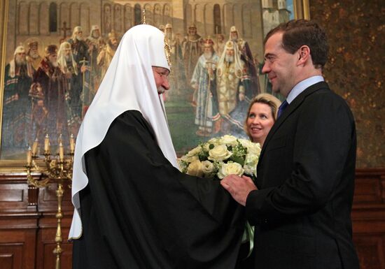 Dmitry Medvedev congratulates Patriarch Kirill on 65th birthday