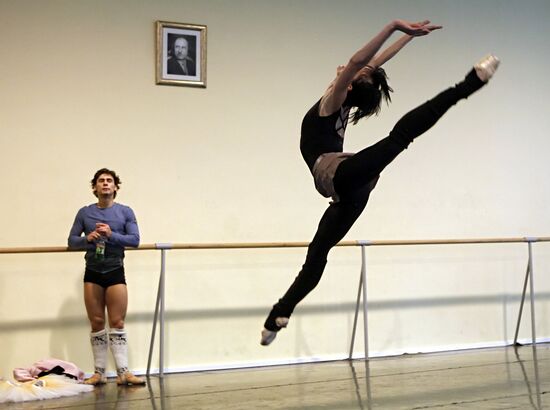 Natalya Osipova and Ivan Vasilyev hold rehearsal