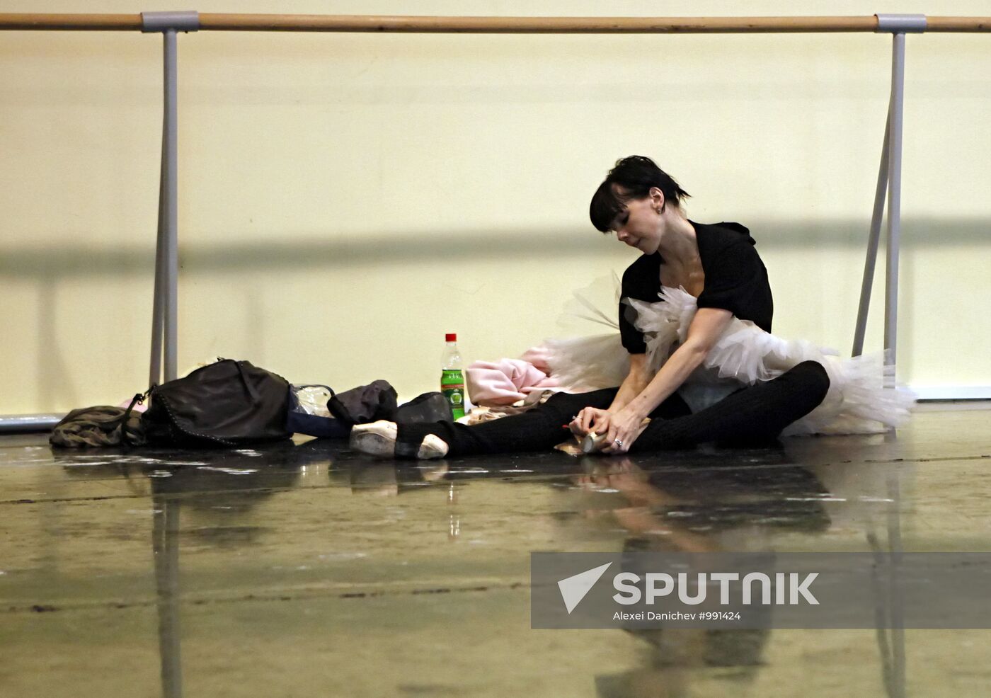 Natalya Osipova and Ivan Vasilyev hold rehearsal