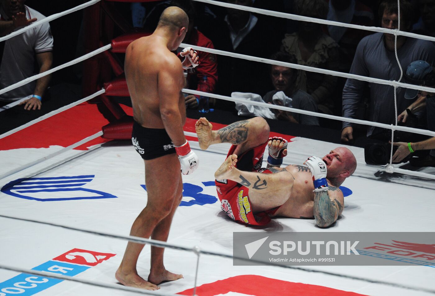 Mixed Martial Arts. Fight between F. Emelianenko and J. Monson