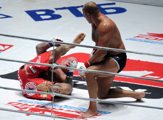 Mixed Martial Arts. Fight between F. Emelianenko and J. Monson