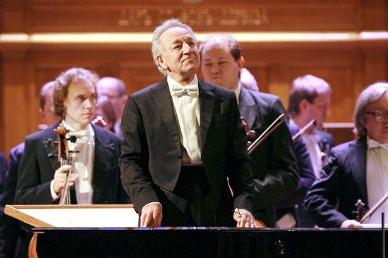 Charity orchestral concert conducted by Yuri Temirkanov