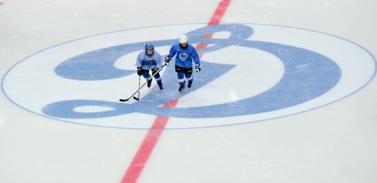 Ice Hockey. KHL. Dinamo vs. Ak Bars