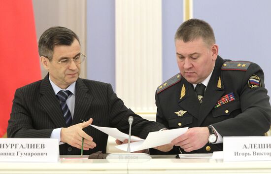 Dmitry Medvedev meets with prosecutors and investigators