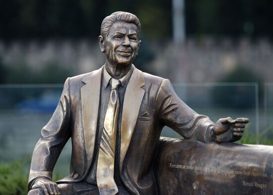 Monument to Ronald Reagan in Tbilisi