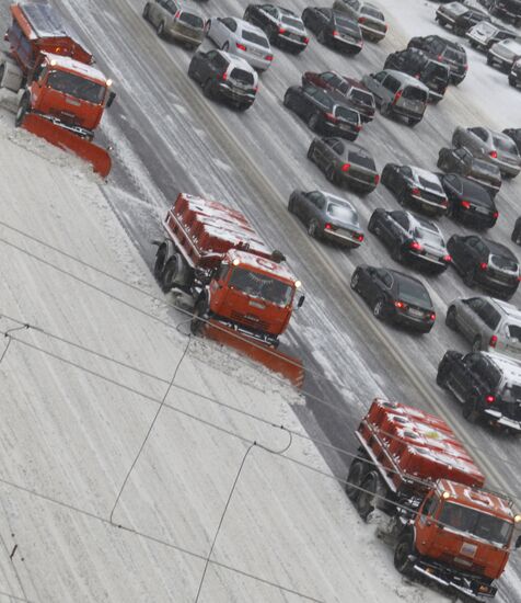 Snow removal equipment on Moscow streets