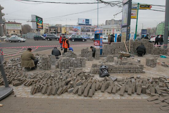 Replacement of paving slabs outside Taganskaya metro station