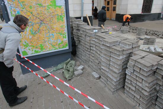 Replacement of paving slabs outside Taganskaya metro station