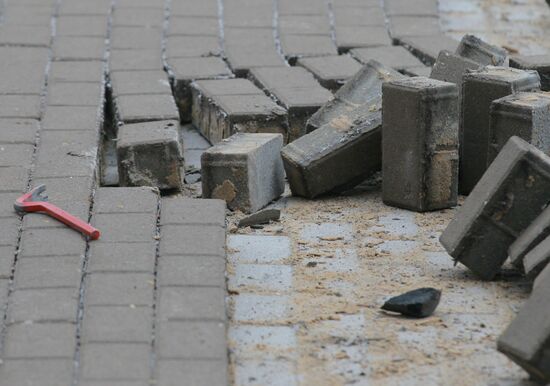 Replacement of paving slabs outside Taganskaya metro station