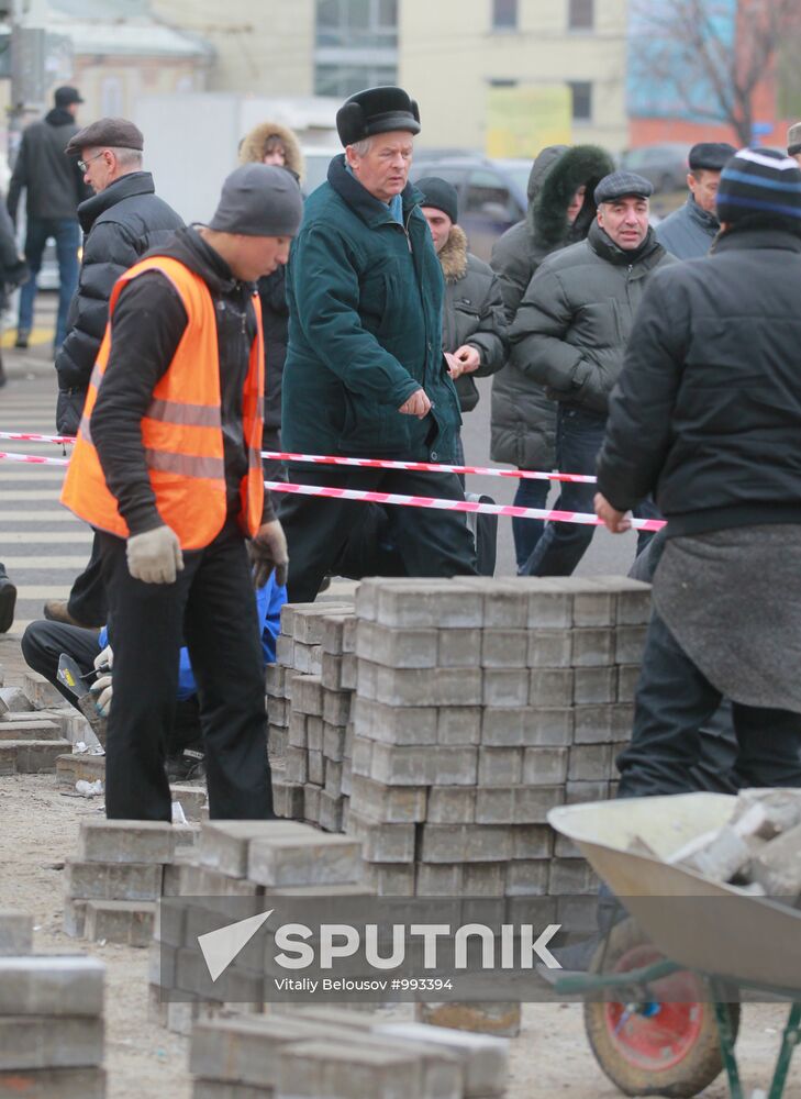 Replacement of paving slabs outside Taganskaya metro station