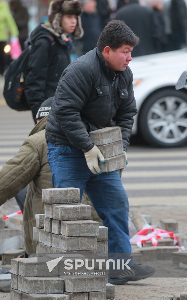 Replacement of paving slabs outside Taganskaya metro station