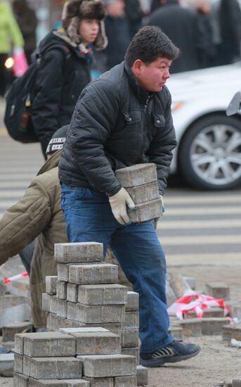 Replacement of paving slabs outside Taganskaya metro station