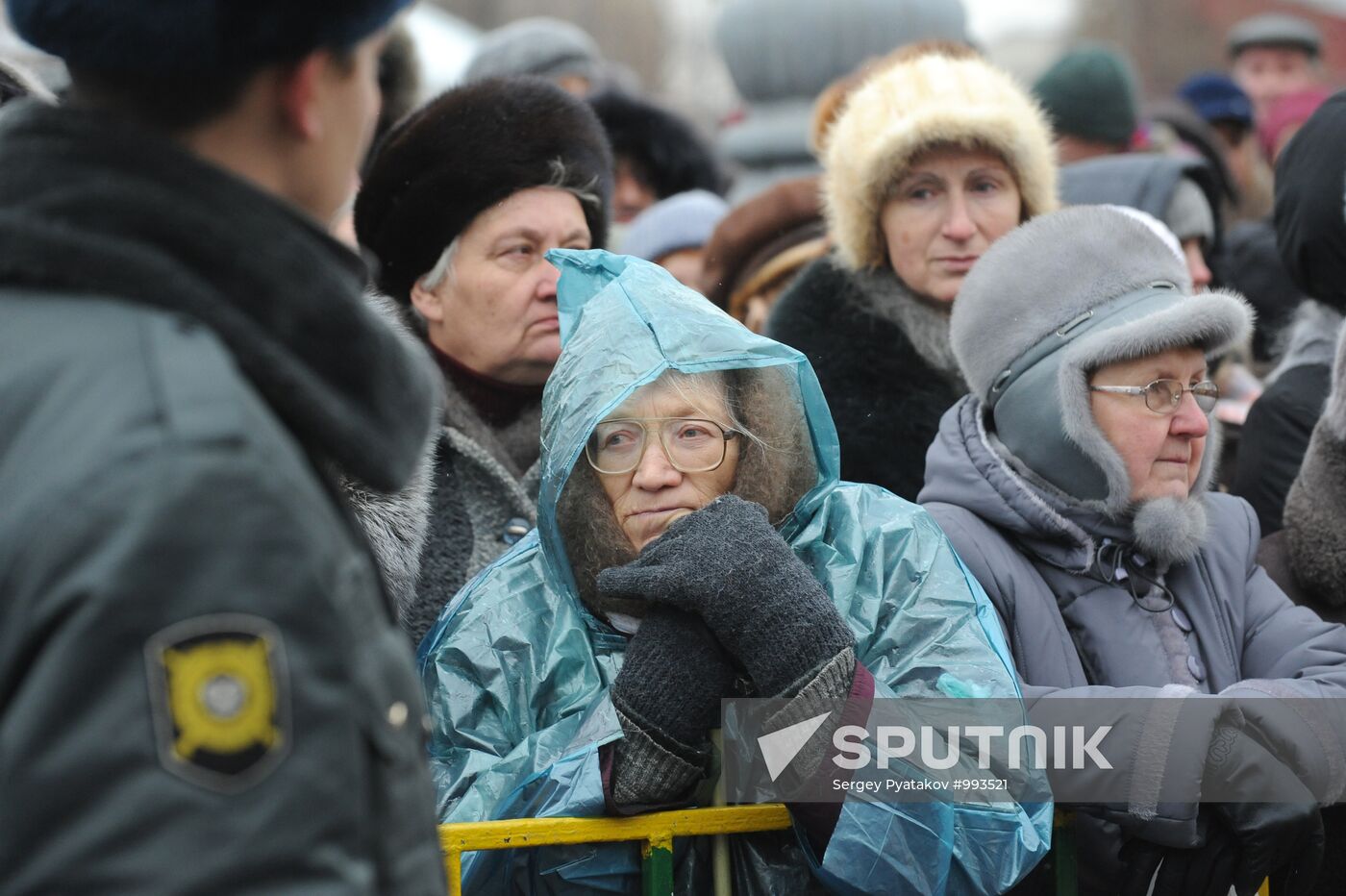 Venerating Girdle of Virgin Mary at Christ the Saviour Cathedral