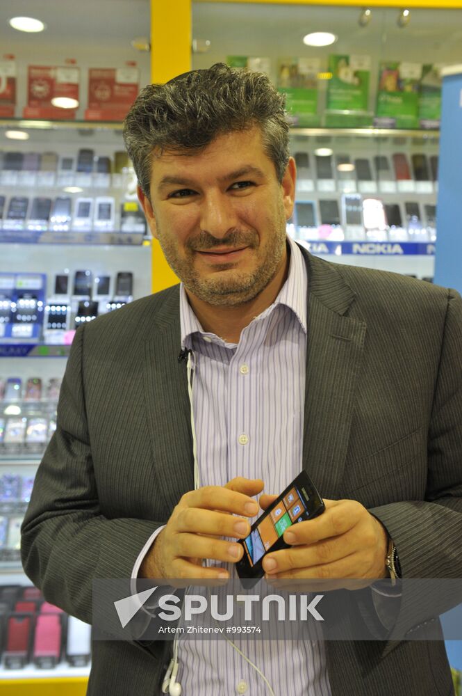 Sales of new Windows-smartphone Omnia W Samsung start in Moscow