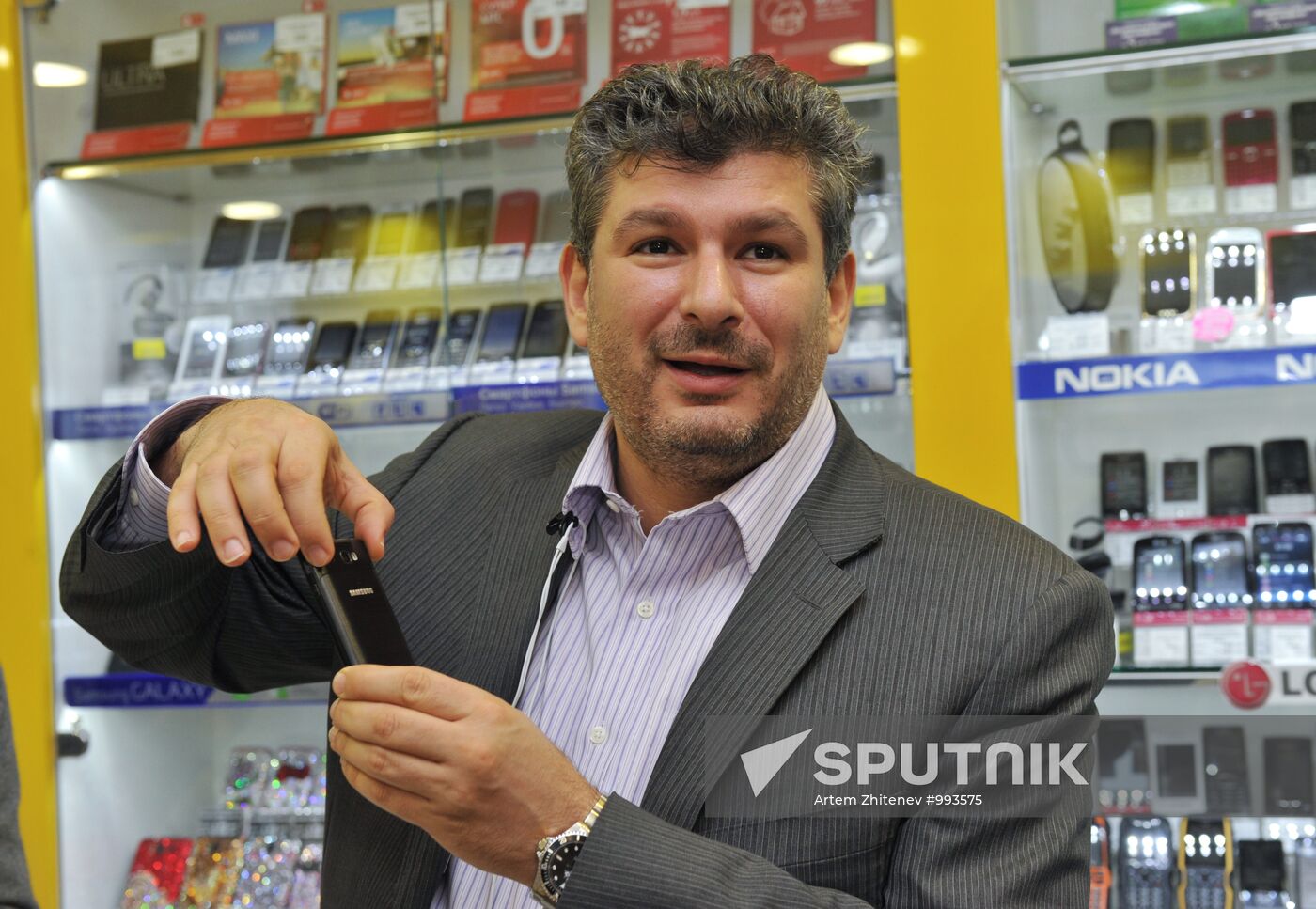 Sales of new Windows-smartphone Omnia W Samsung start in Moscow