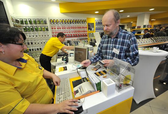 Sales of new Windows-smartphone Omnia W Samsung start in Moscow