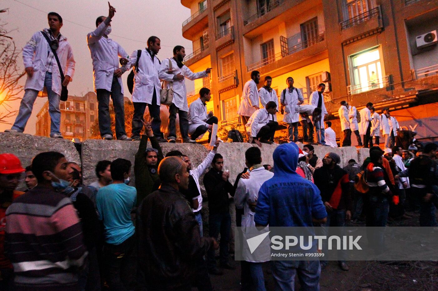 Unrest continues in Egyptian capital